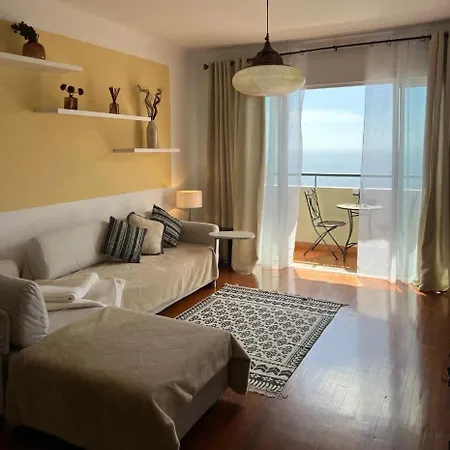Sea View - Peaceful Atlantic View By Cristo Rei Vakantiehuis