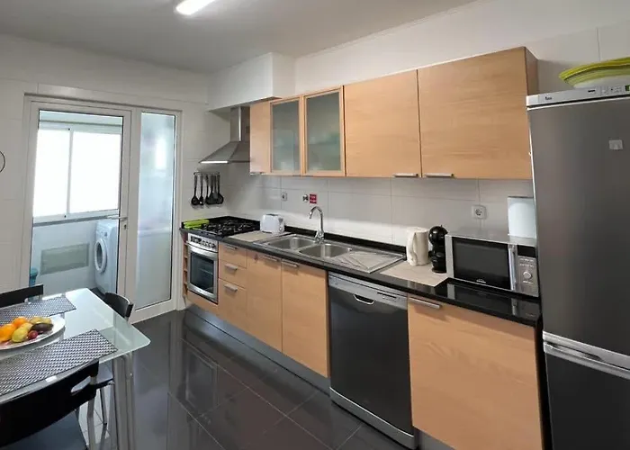 Sea View - Peaceful Atlantic View By Cristo Rei Vakantiehuis *